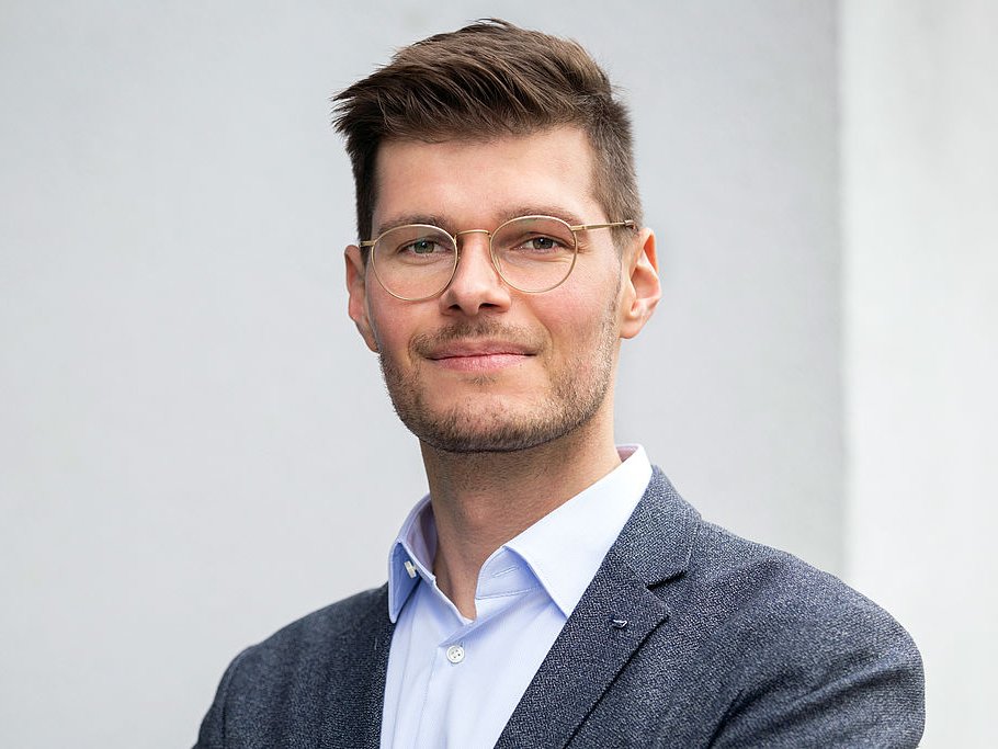 Ein Bild des Mitarbeiters "Frank Grüneisen"